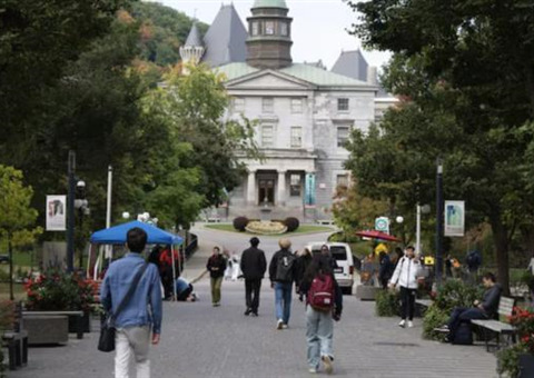 加拿大留学生安全隐忧引发关注：专家呼吁加强监管措施