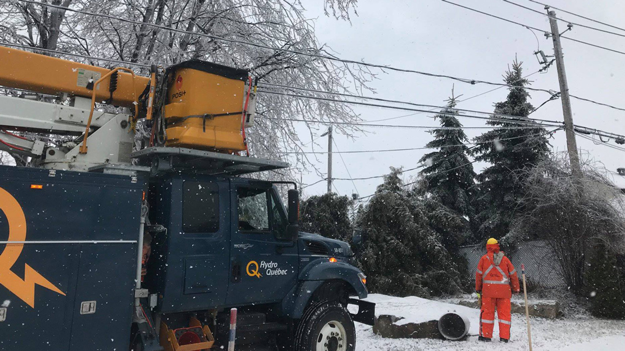 魁北克超36万家庭仍无电供应,暴雪与冻雨造成广泛停电