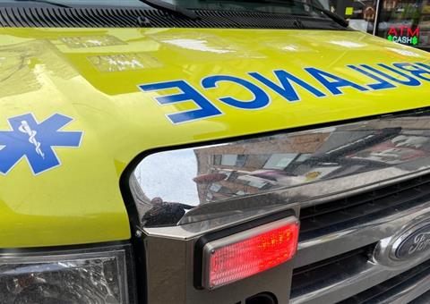 蒙特利尔一名老妇人驾车撞上路灯身亡
