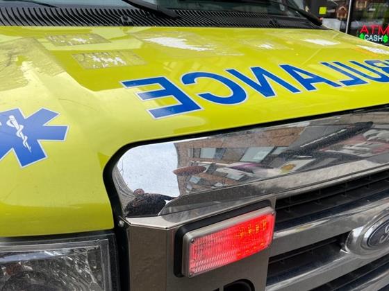 蒙特利尔一名老妇人驾车撞上路灯身亡