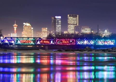 蒙特利尔迎来节日列车：炫丽灯光与免费音乐盛宴同步上线