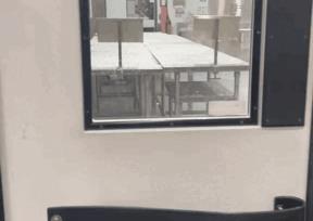 顾客目击Costco员工清洁后厨全过程，惊艳操作引发全网热议