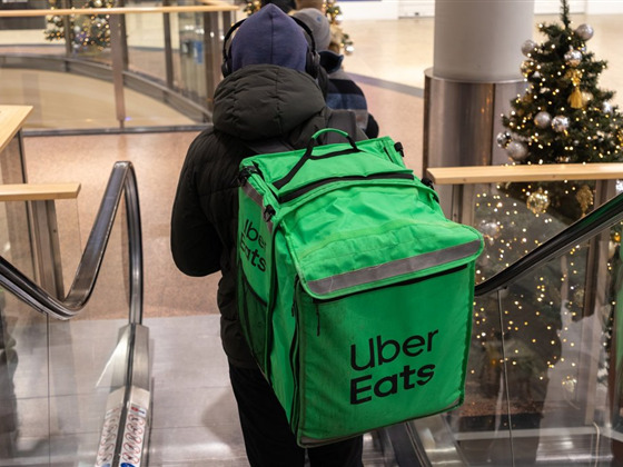 集体诉讼指控 Uber Eats 隐瞒“Service Fee”，加拿大用户或可追回费用