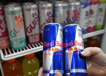 魁北克成首个立法禁止向16岁以下青少年出售能量饮料的省份