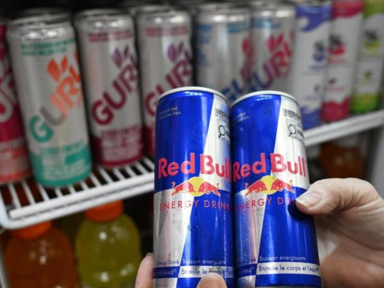 魁北克成首个立法禁止向16岁以下青少年出售能量饮料的省份