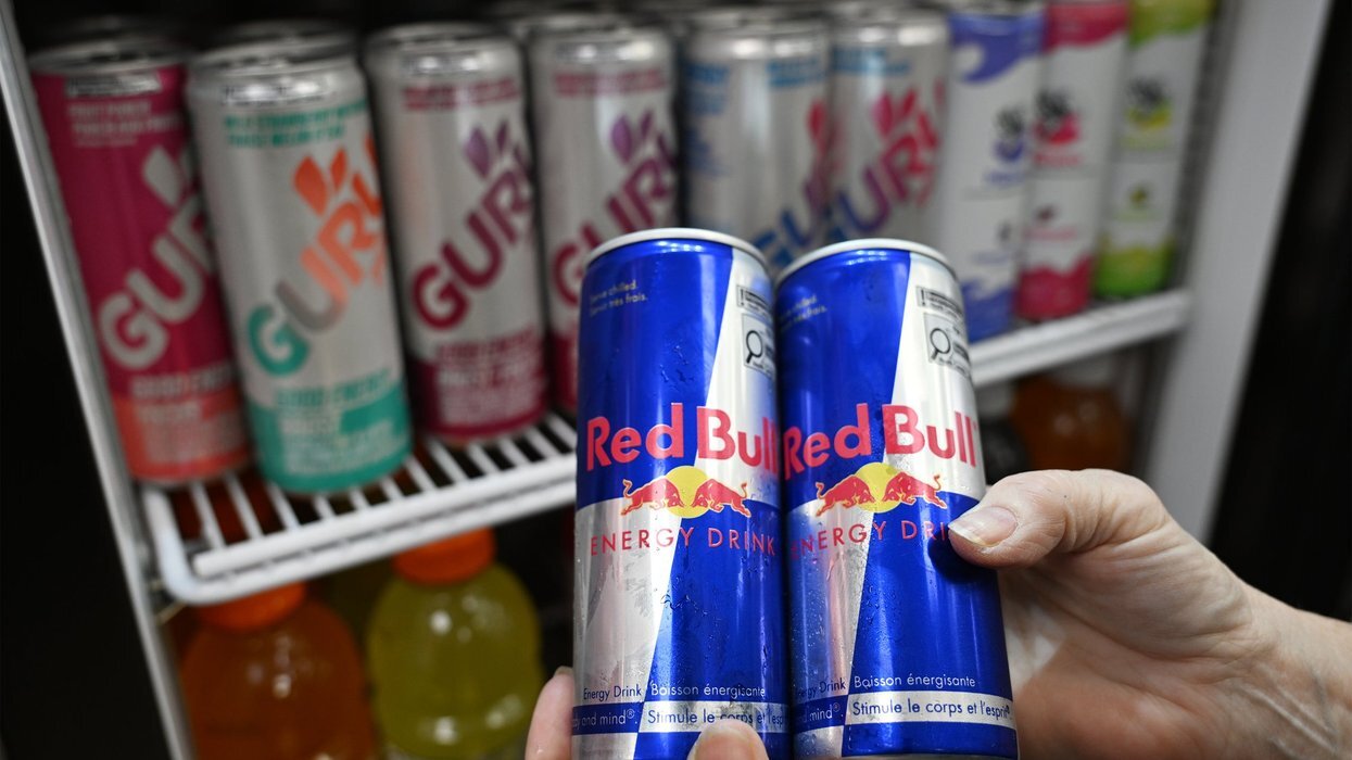 魁北克成首个立法禁止向16岁以下青少年出售能量饮料的省份
