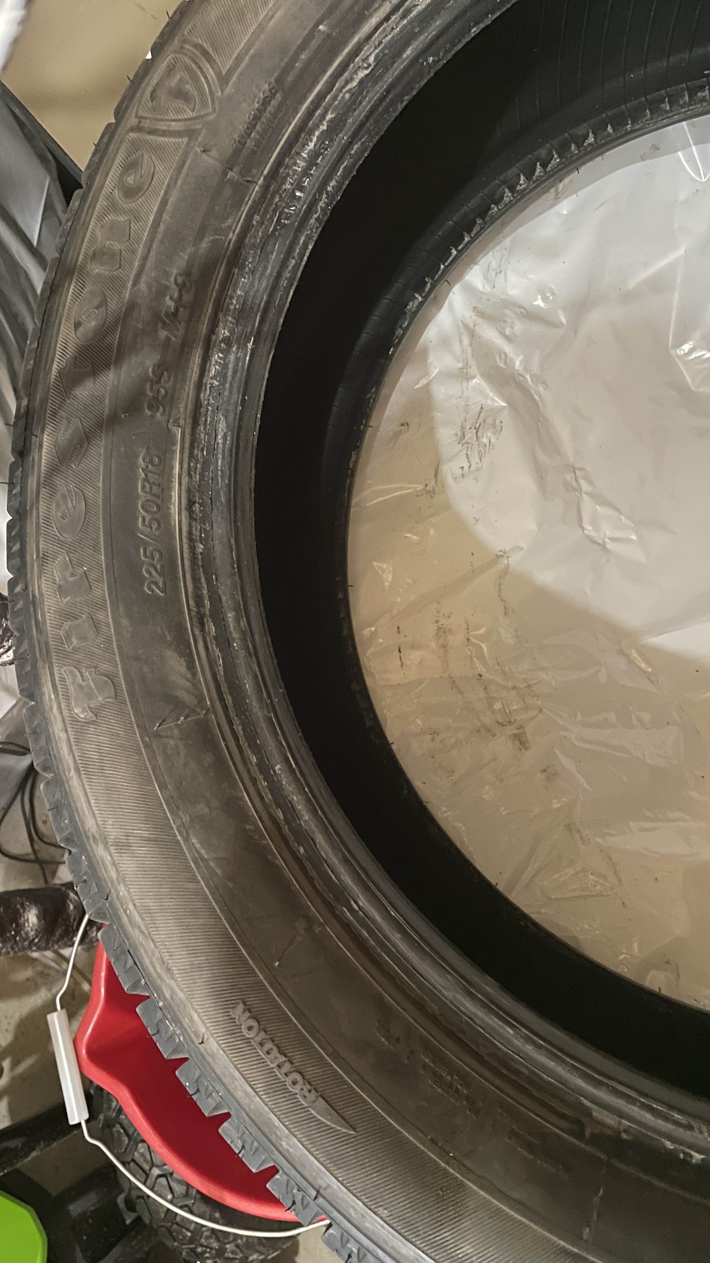225/50/R18 四条汽车冬胎$200【已售】