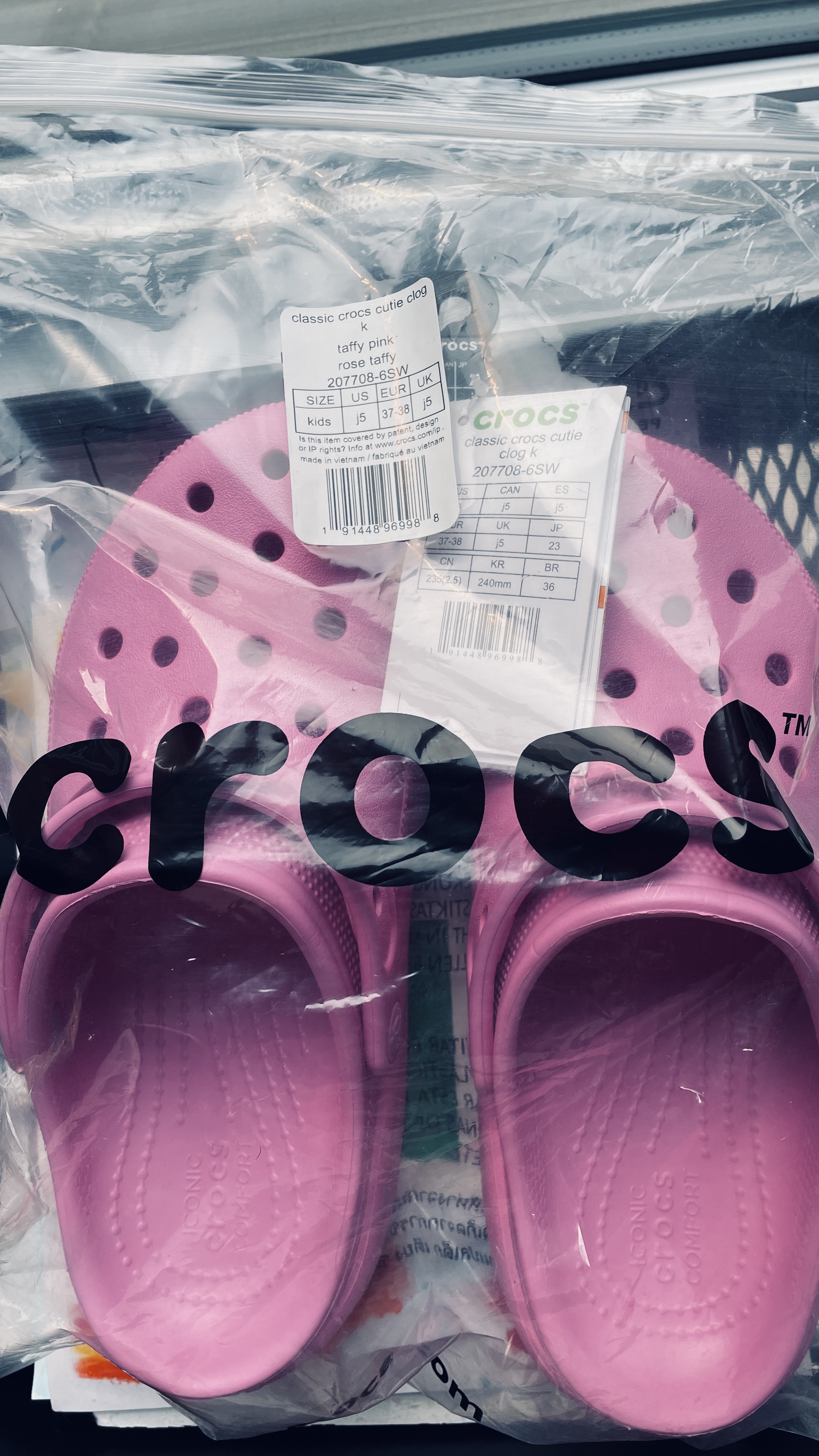 「已售」全新粉色Crocs J5尺码24刀