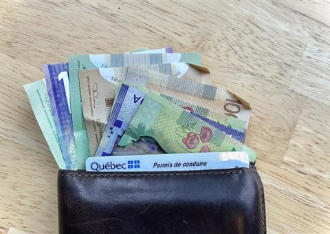 魁北克驾照续期2026年涨价，清白记录者也将缴纳约50美元