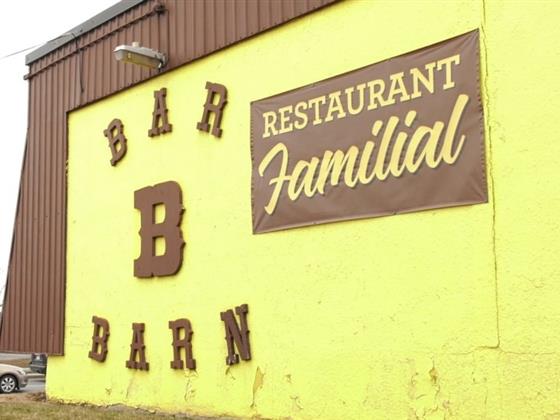 西岛地标餐厅 Bar-B-Barn 的业主宣布他们将永久关闭大门