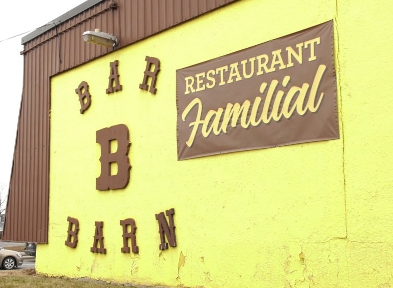 西岛地标餐厅 Bar-B-Barn 的业主宣布他们将永久关闭大门